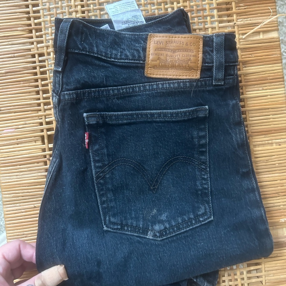 Vintage Levi’s dark blue wash no stretch size 28